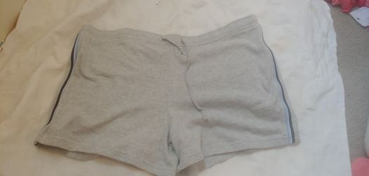 Like New No Boundaries Size 15 Stretch Shorts Grey