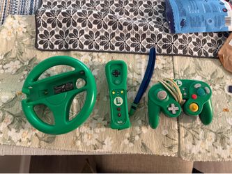 Nintendo Luigi Wii Remote Wiimote GameCube controller