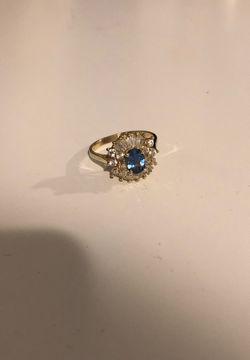 Beautiful new 10 k real gold ring