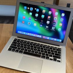 Apple MacBook Air 13” Core i5 processor 4GB RAM 256GB SSD STORAGE DRIVE $175 