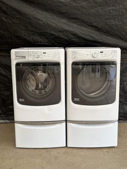 Maytag washer and gas dryer laundry set