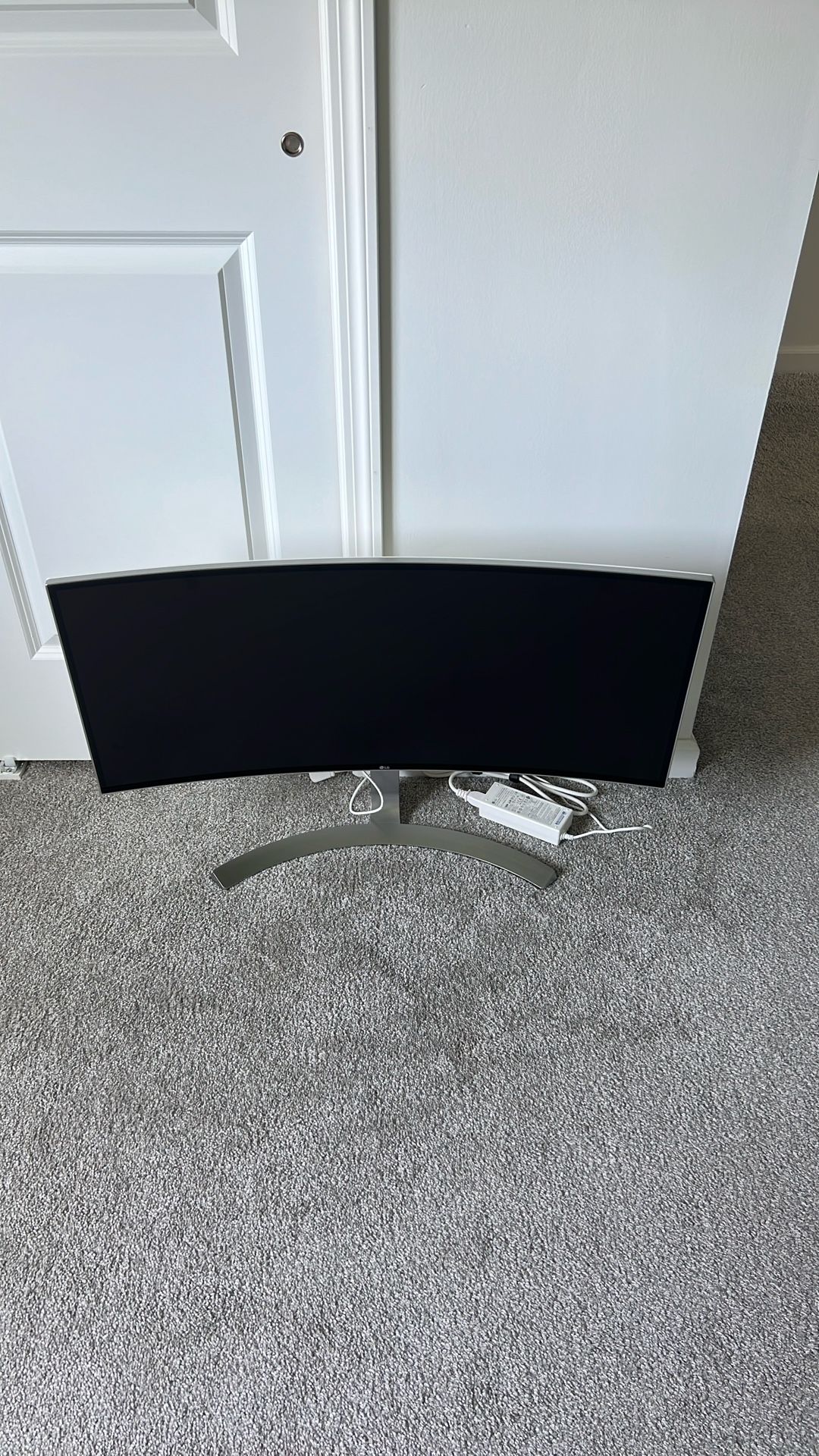 LG 34” curved Monitor