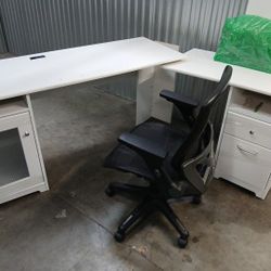Desk With Chair