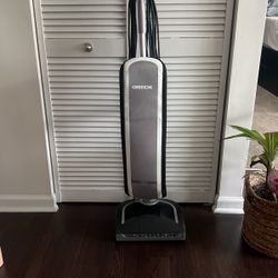 Oreck Elevate Conquer Upright Vacuum