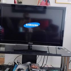 Samsung 40" 1080 TV (Not A Smart TV