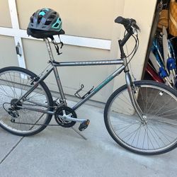 Specialized Hard Rock Hybrid Bicycle 