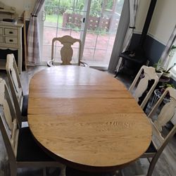 Expandable Dining Table with 5 Chairs