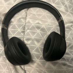 Beats Solo Pro 4 (Cash App Only) Wireless Headphones (COMES WITH CHARGER)