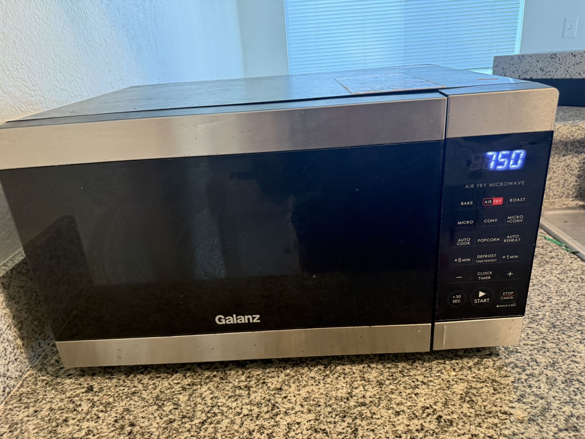 Galanz 0.9 Microwave with Air Function 