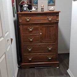 Lexington Recollections Wood Dresser Chest