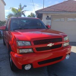 Vendo Mi Silverado  SS 2003 Motor  6.0 Transmisión Automática Trabajando Muy Bien  Título Limpio Un Solo Dueño Tiene 216milmillas Originales 