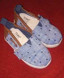 TOMS shoes size 6 for Toddler's