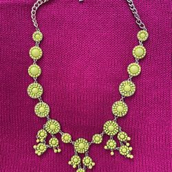 Beautiful Baublebar vintage statement necklace