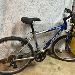 Tag Sale And Flea Market