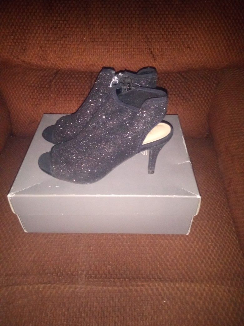 New, Size 6 1/2