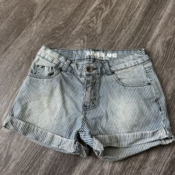 Denim shorts striped blue and white