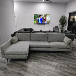 *New* ALBANY PARK sectional Couches Free Delivery.