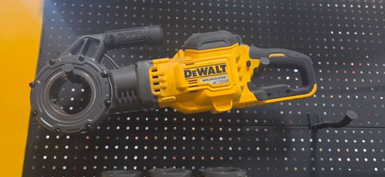 DEWALT FLEXVOLT 60V MAX Cordless Pipe Threader Kit DCE700X2K – Open Box Unused
