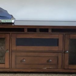 BIG TV STAND/entertainment Center