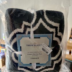 Soft Throw Blanket. Gift. Brand New 