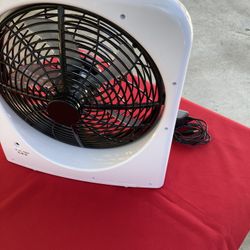 Portable Fan Dual Power - Battery Or Ac Plug In 