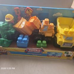 Tonka Ultra-Tuff Construction Play Set. Pick up in Garland 75042 by appointment.