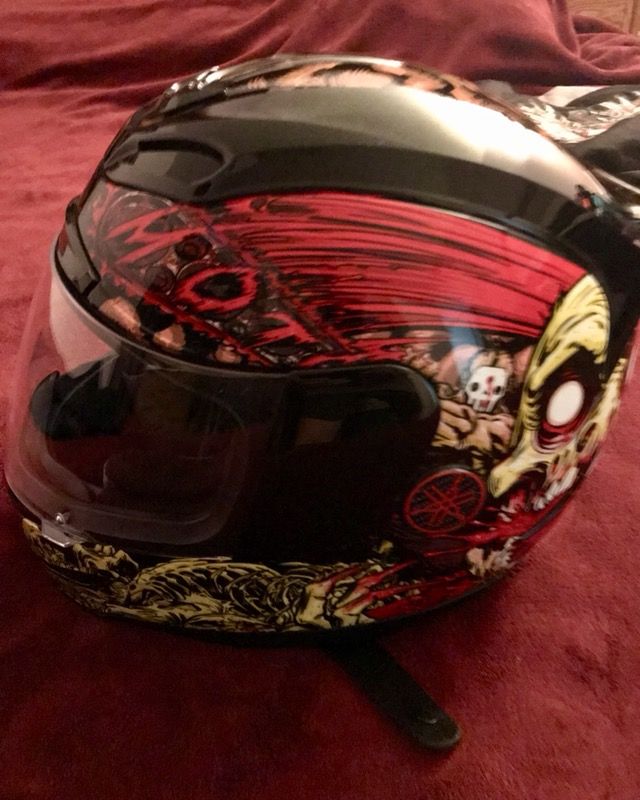 Icon Airmada Chainbrain helmet