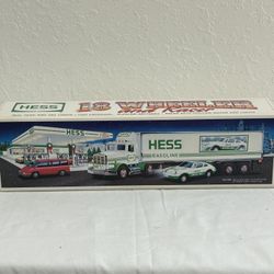 Vintage 1992 Hess 18 Wheeler And Racer 