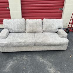 Comfy Nice Gray Sofa Couch 🔥🔥🔥