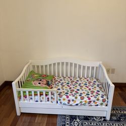 Kiddo Bed, Mattress, Pillow, Bedsheet