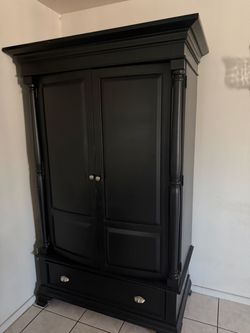wardrobe