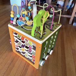 Kids wooden Montessori toy