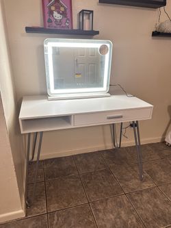 NEW vanity With Led Mirror