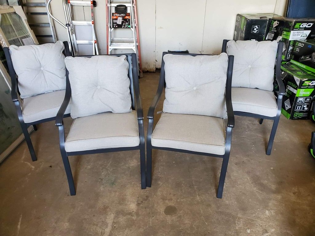 STYLE SELECTIONS Elliot Creek Set of 4 Stackable Metal Frame Chairs with Gray Cushioned Seat