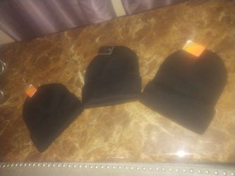 BEANIE BUNDLE AVAILABLE GET ASAP‼️