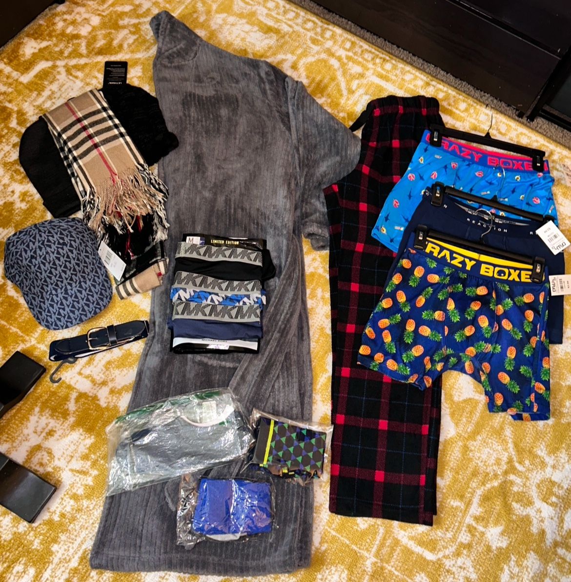 Men's Michael Kors size M bundle