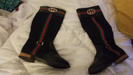 Brand new! Black gorgeous boots size 6