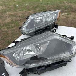 Nissan Rogue headlights 14-16 New 