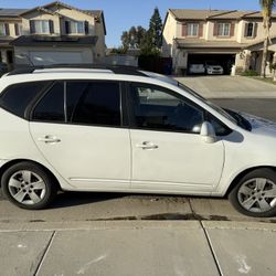2009 KIA Rondo