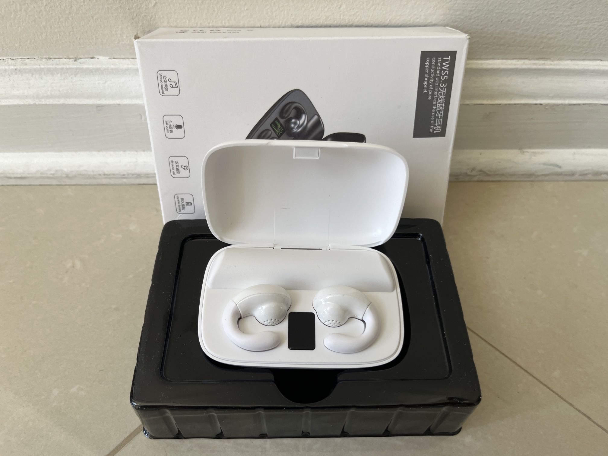 NEW Wireless Bluetooth Earbuds W/ Charging Case, Dual Connect, Built-in Microphone !
