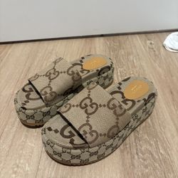 Gucci Slides 