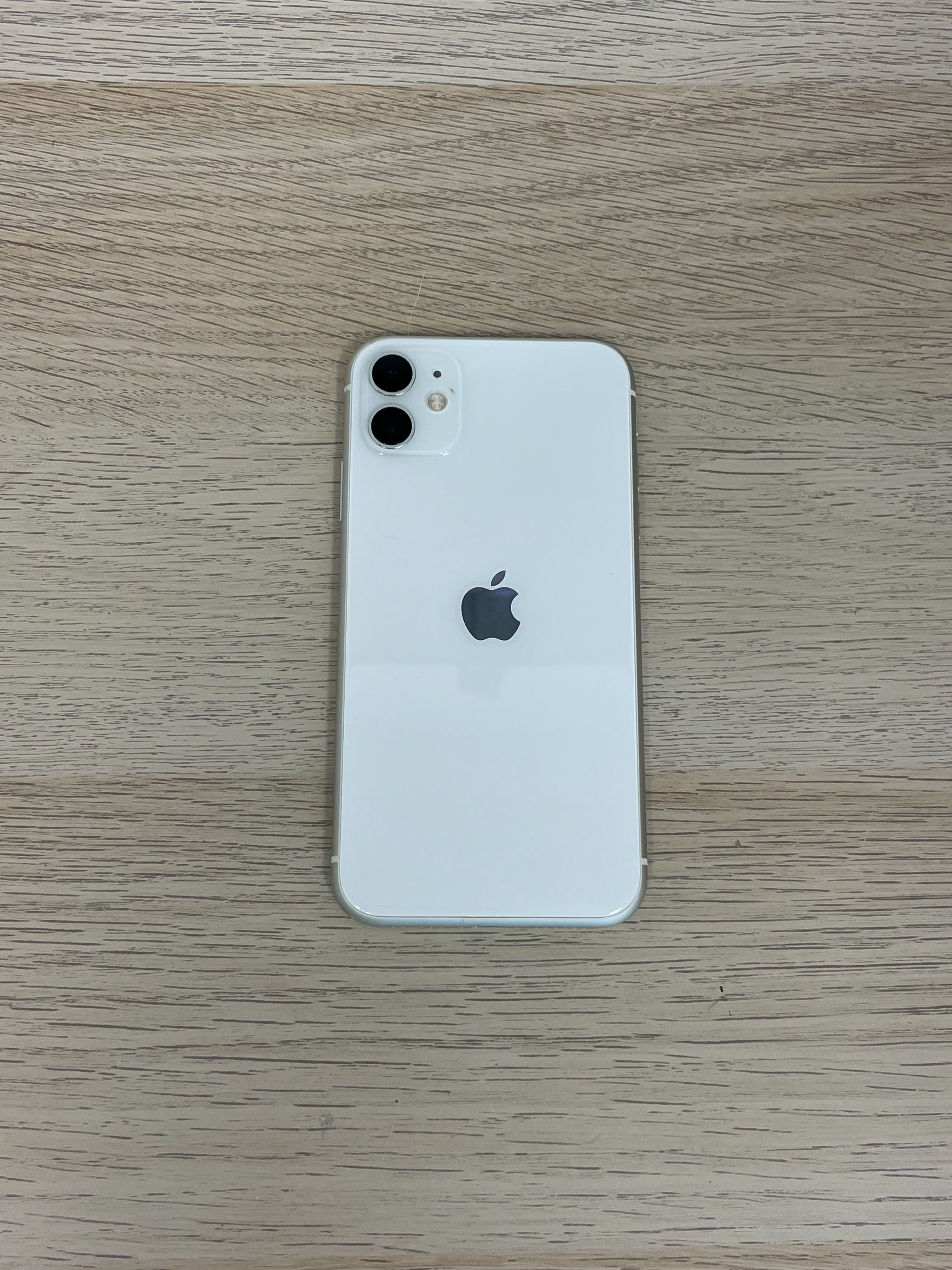iPhone 11 - Unlocked - 128GB