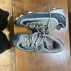 Baseball cleats
