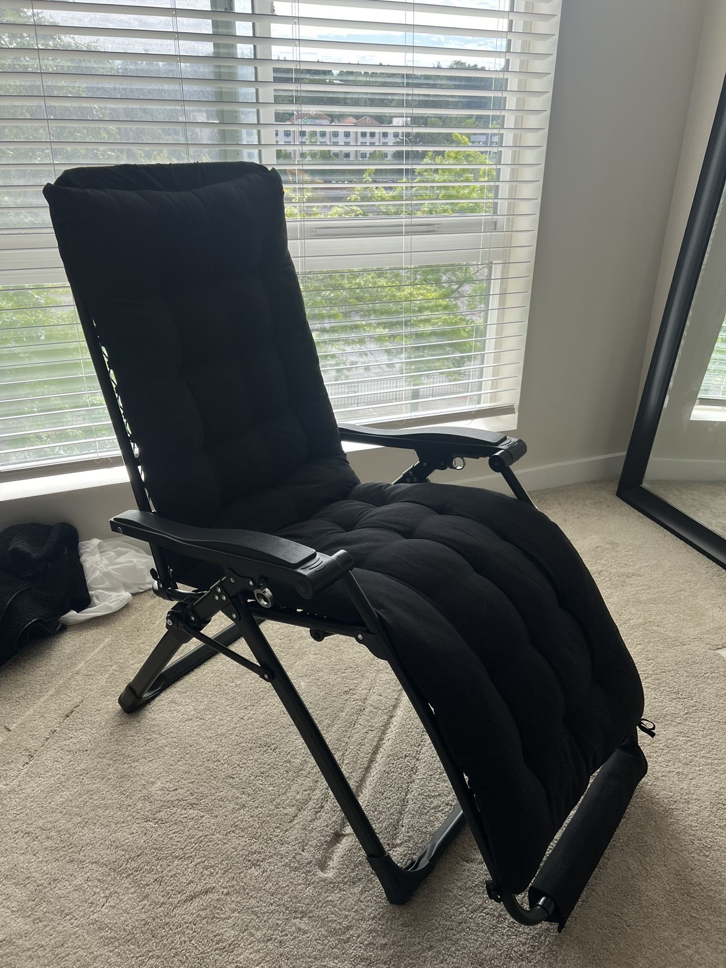 Cushioned Reclining Chair