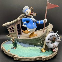 Disneyland Donald Duck 90th Figurine 