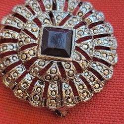 black square bead brooch 