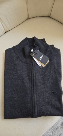 Brand New Hugo Boss Knit Gray Zip Up Men's Cardigan. Size Medium