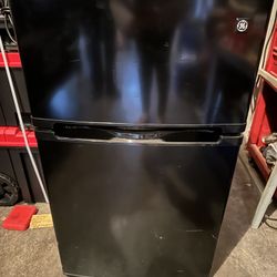 GE Mini Fridge & Freezer