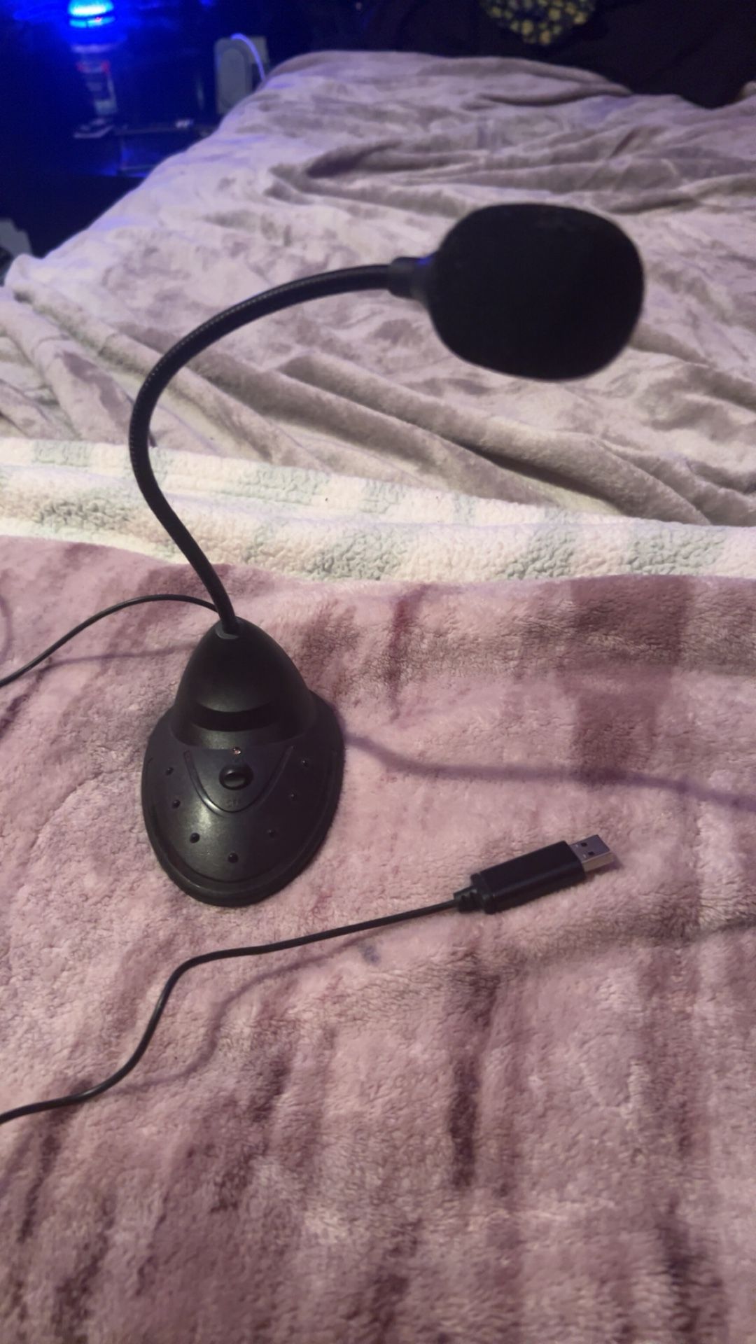 USB microphone For Laptops/PCS/playstations/xbox With Moveable Neck 