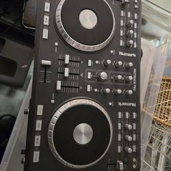 Newpark Mixtrack Pro